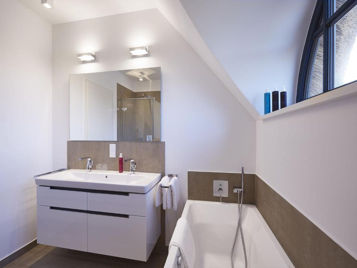 Reetland Am Meer - Premium Reetdachvilla Mit 3 Schlafzimmern, Sauna Und Kamin F07 Dranske Esterno foto