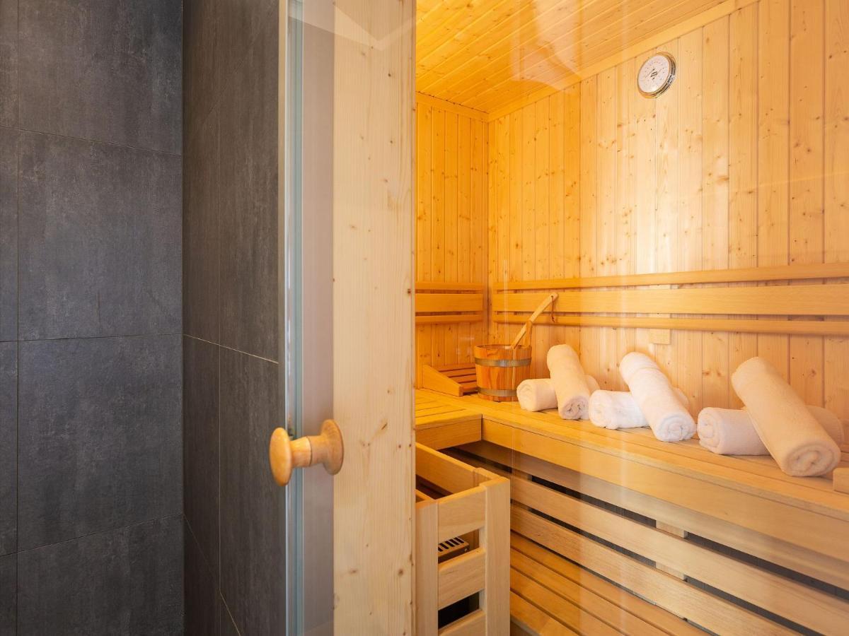 Reetland Am Meer - Premium Reetdachvilla Mit 3 Schlafzimmern, Sauna Und Kamin F07 Dranske Esterno foto
